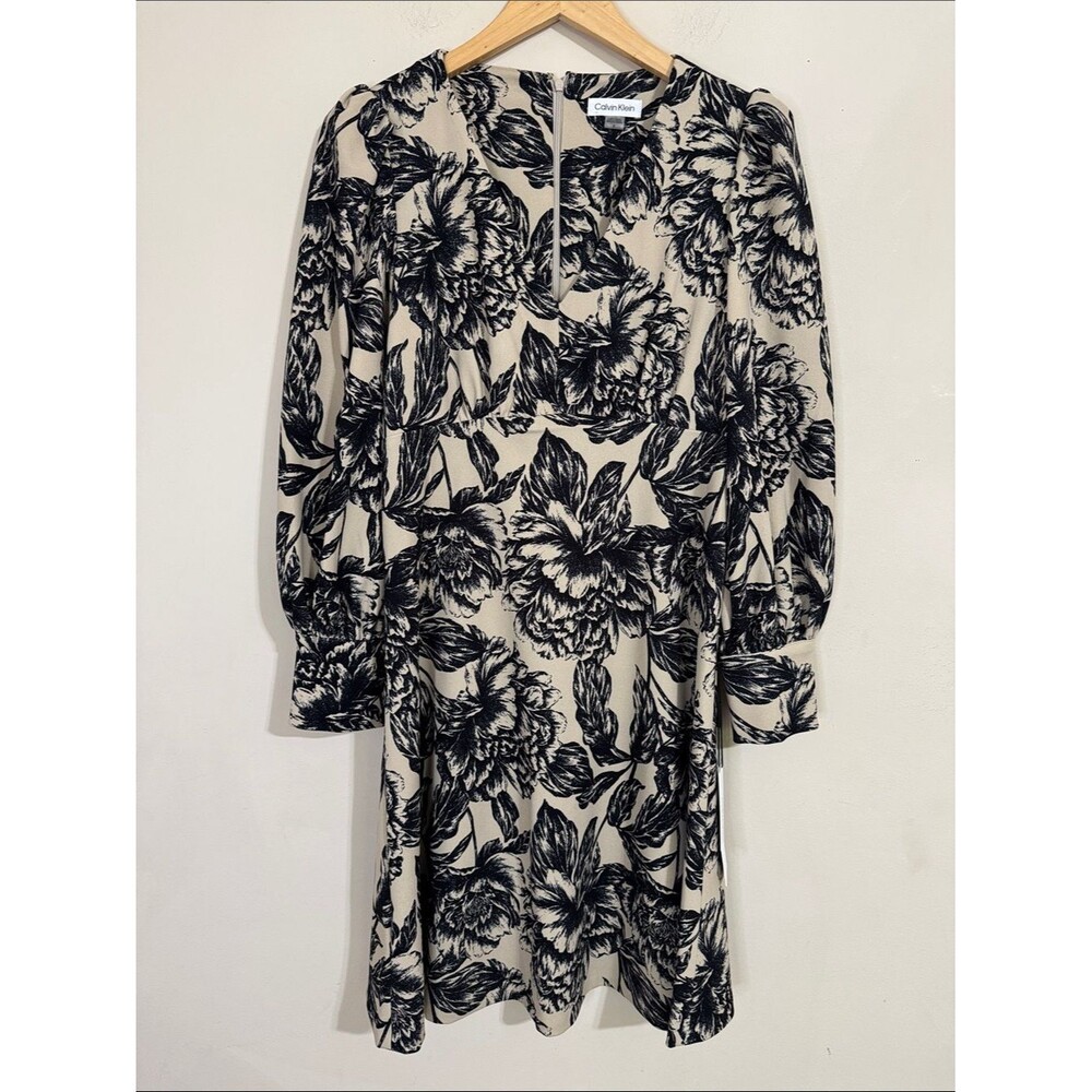 NEW Calvin Klein Cream Dress Black Floral Print Long Sleeve V-neck size 8 Career